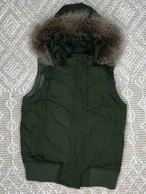 GAP Puffer Vest with Faux Fur Hood- Women’s Size XS